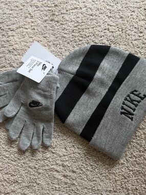 Nike Kids Gray and Black Striped winter hat with Gloves set NWT